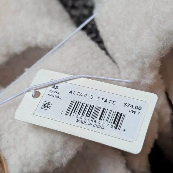 Altar'd State New With Tags Cozy Cream Fuzzy Sandals with Gold Buckles - Picture 7 of 7